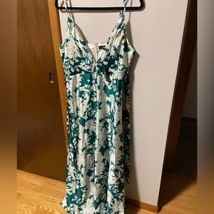 Lulus satin floral maxi dress. New with tags. XL